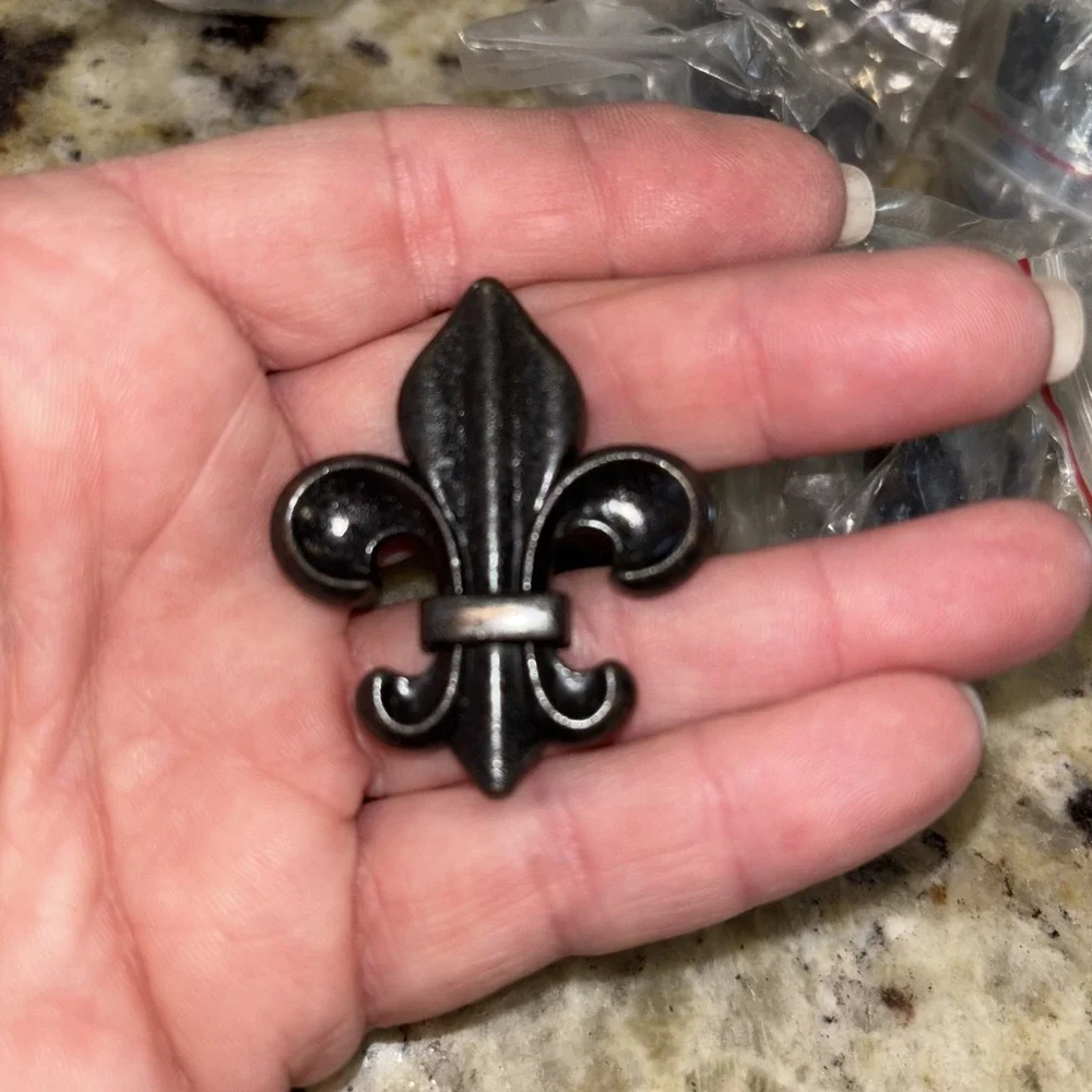Fleur de Lis Cabinet Knob Drawer Pull‎ Bronze Metal Set Of Two 3544